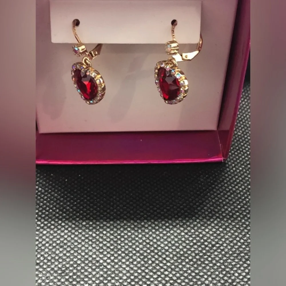 Betsey Johnson heart shaped rhinestones & ruby gemstone dangling earrings‎ new - Picture 8 of 13